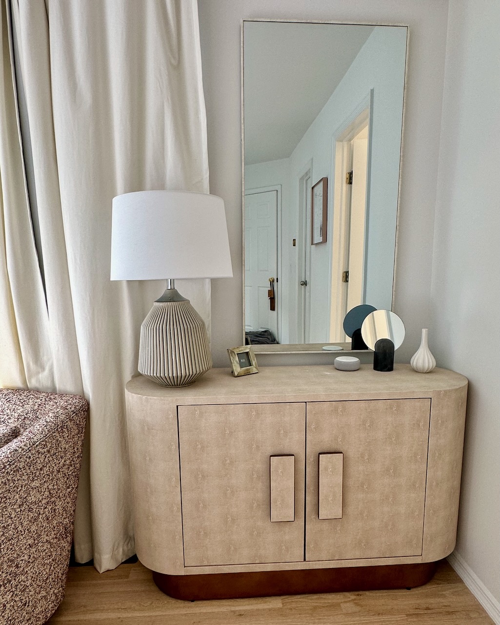 Business — Seasonal furnished residences